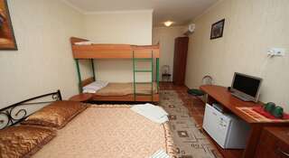 Гостиница Guest House Svetoch Феодосия Стандартный четырехместный номер-3